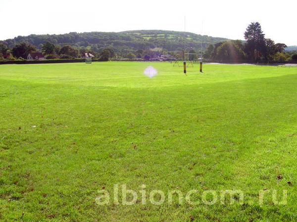 Sidcot School. Спортивные поля школы