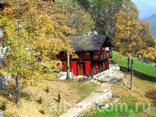 Leysin American School. Вид со школьной террасы