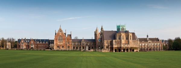 Летние школы Англии. Clifton College - вид на территорию.