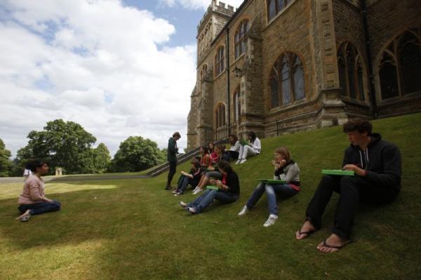 Вид на территорию школы Malvern College