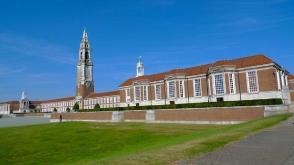 Летняя программа колледжа Central Saint Martins в Royal Hospital School. Вид на школу.