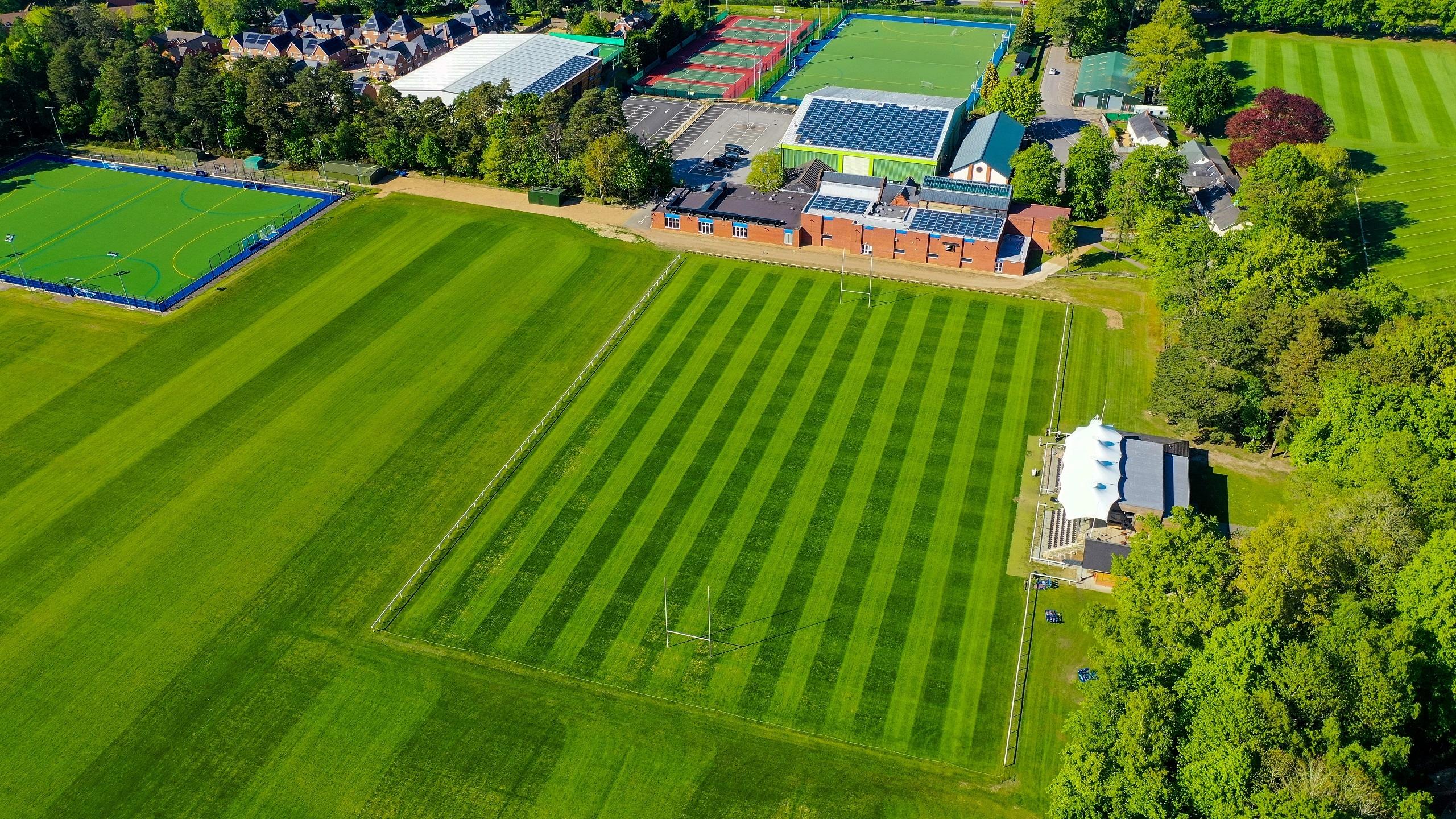 Спортивные поля Wellington College