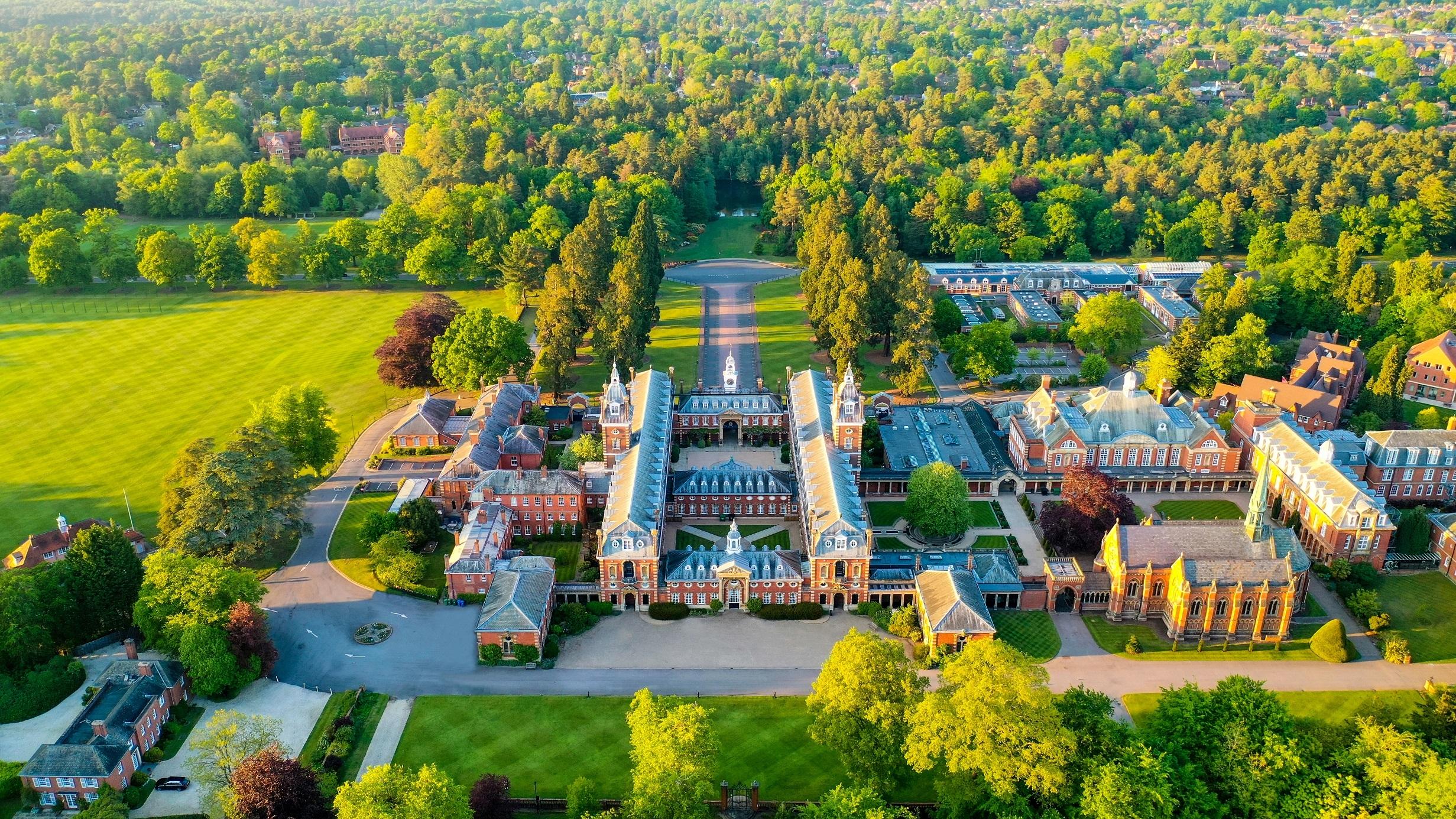 Wellington College - вид не территорию колледжа с высоты