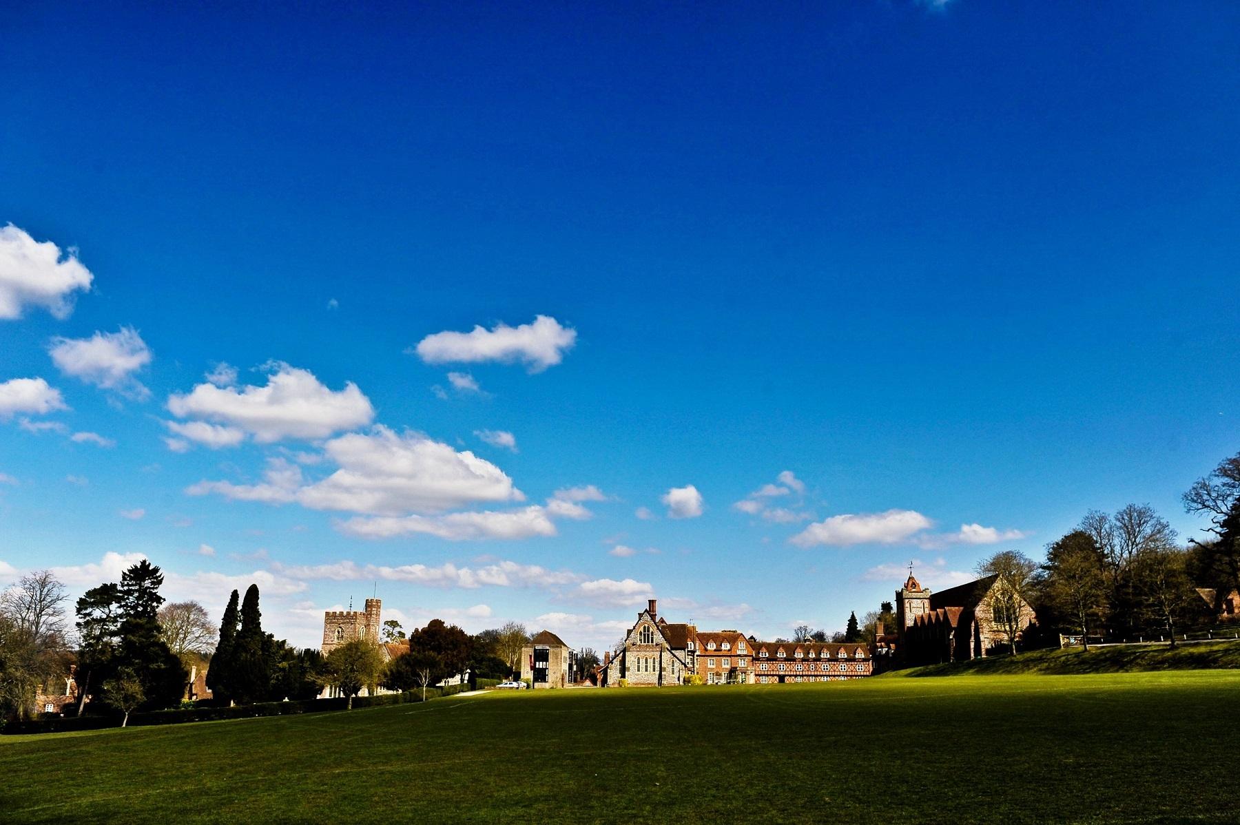 Вид на территорию Bradfield College