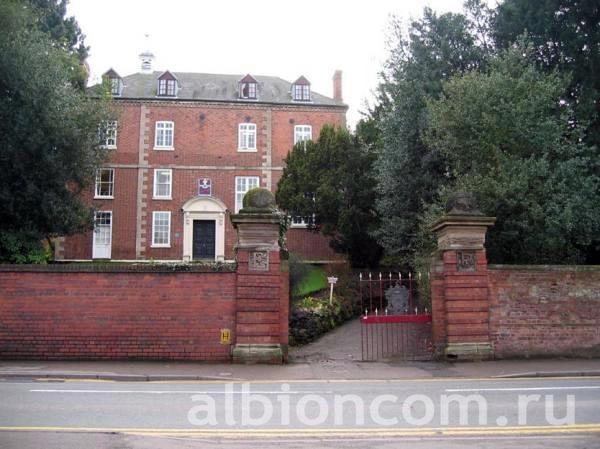 Bromsgrove School. Административный корпус