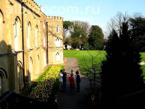 Школьная территория St Mary’s College